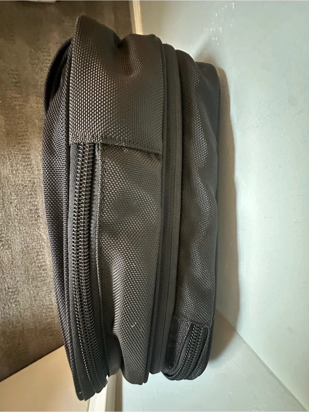 Brenthaven Convertible SC XF Laptop Bag /Backpack. retail 150$